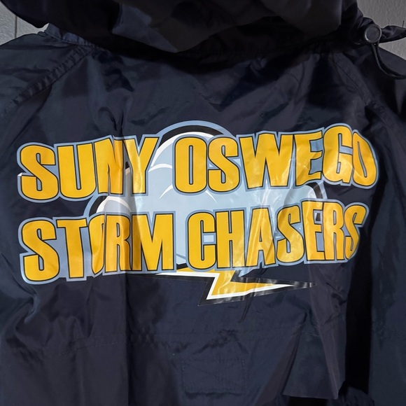Vtg SUNY Oswego Storm Chasers Rain Jacket Men’s XL Navy Blue With Hood Very Rare - Picture 13 of 13
